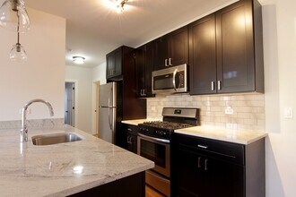2212 W Eastwood in Chicago, IL - Building Photo - Building Photo