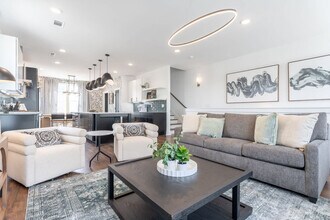 111 Lucile St in Nashville, TN - Foto de edificio - Building Photo