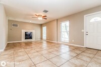 8601 Chinaberry Dr in Tampa, FL - Building Photo - Building Photo