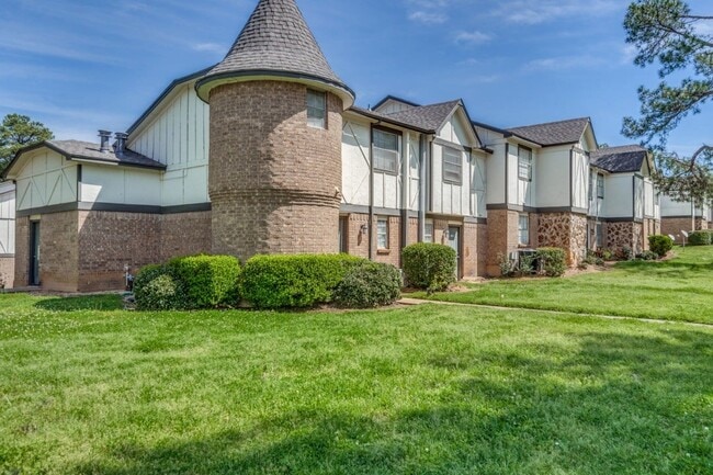 The Rose on Sybil in Tyler, TX - Foto de edificio - Building Photo