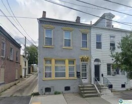 914 W Chew St in Allentown, PA - Building Photo
