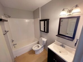 5011 N Syracuse St in Portland, OR - Building Photo - Building Photo