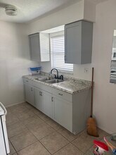1641 Maple Dr in Ft. Myers, FL - Building Photo - Building Photo