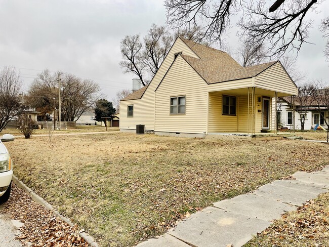 502 N Jennings Ave in Anthony, KS - Foto de edificio - Building Photo