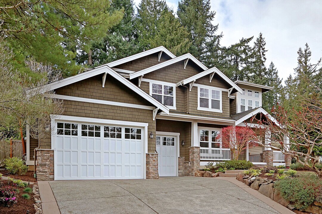 2505 102nd Ave NE in Bellevue, WA - Building Photo
