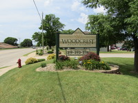 Woodcrest Apartments in Hiawatha, IA - Building Photo - Building Photo