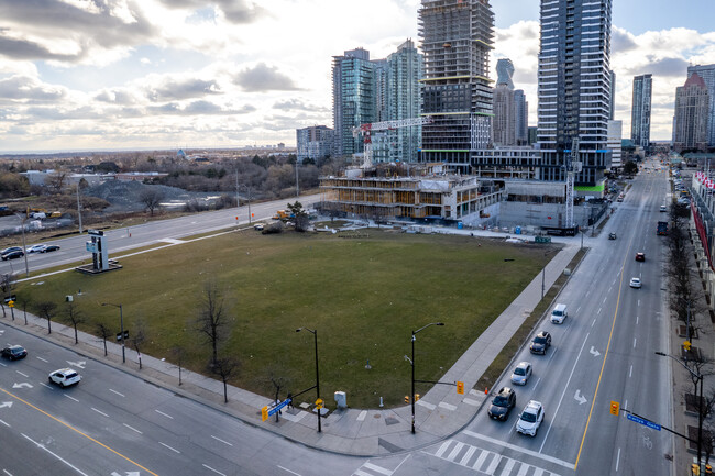 Building C in Mississauga, ON - Building Photo - Building Photo