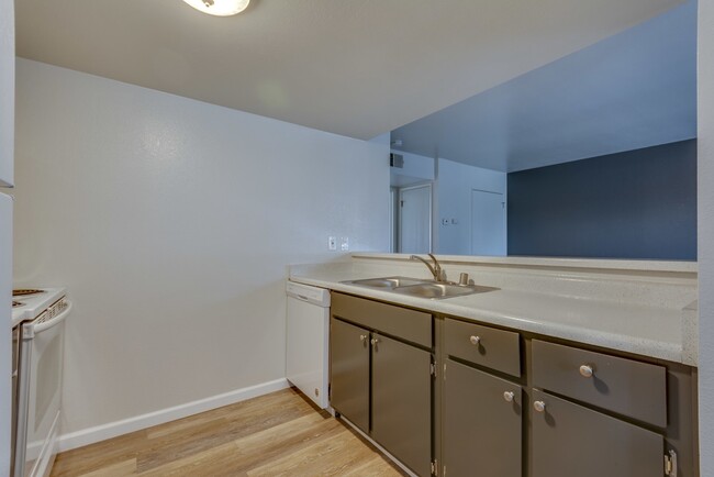 101 Arletta St in Reno, NV - Building Photo - Interior Photo