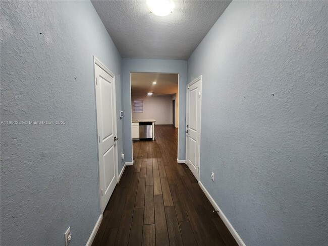 1421 SE 24th Terrace in Homestead, FL - Building Photo - Building Photo