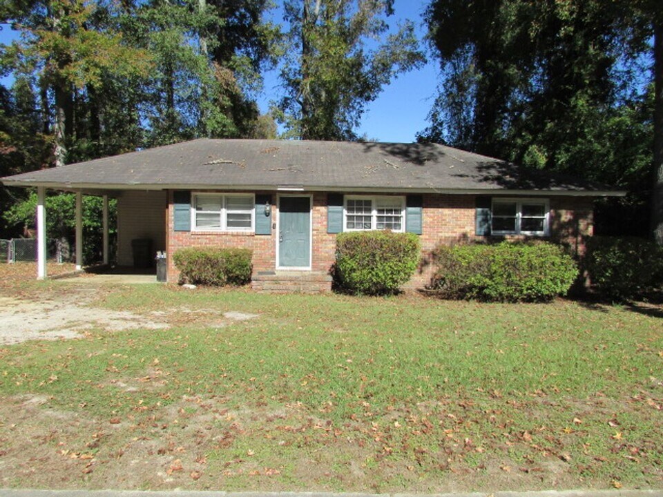 1723 W Oakland Ave in Sumter, SC - Building Photo