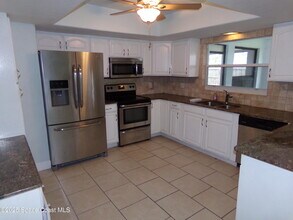 1131 Glenham Dr NE in Palm Bay, FL - Building Photo - Building Photo