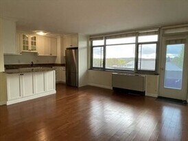 125 Trapelo Rd in Belmont, MA - Building Photo