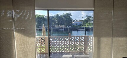 10110 W Bay Harbor Dr in Bay Harbor Islands, FL - Building Photo - Building Photo