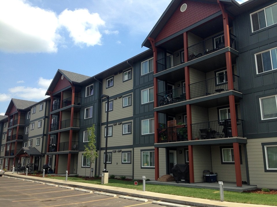 Brintnell Landing in Edmonton, AB - Building Photo