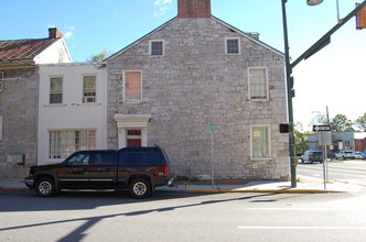 3 N East St in Carlisle, PA - Foto de edificio - Building Photo