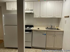 199 Strathmore Rd in Boston, MA - Building Photo