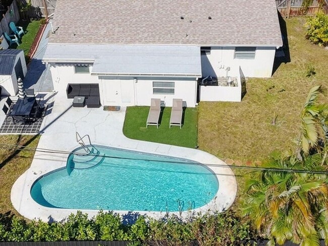 110 NE 30th St in Pompano Beach, FL - Building Photo - Building Photo