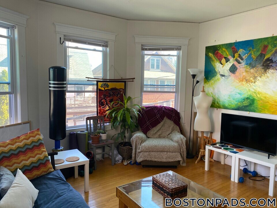 32 Chatham St, Unit 4 in Cambridge, MA - Foto de edificio