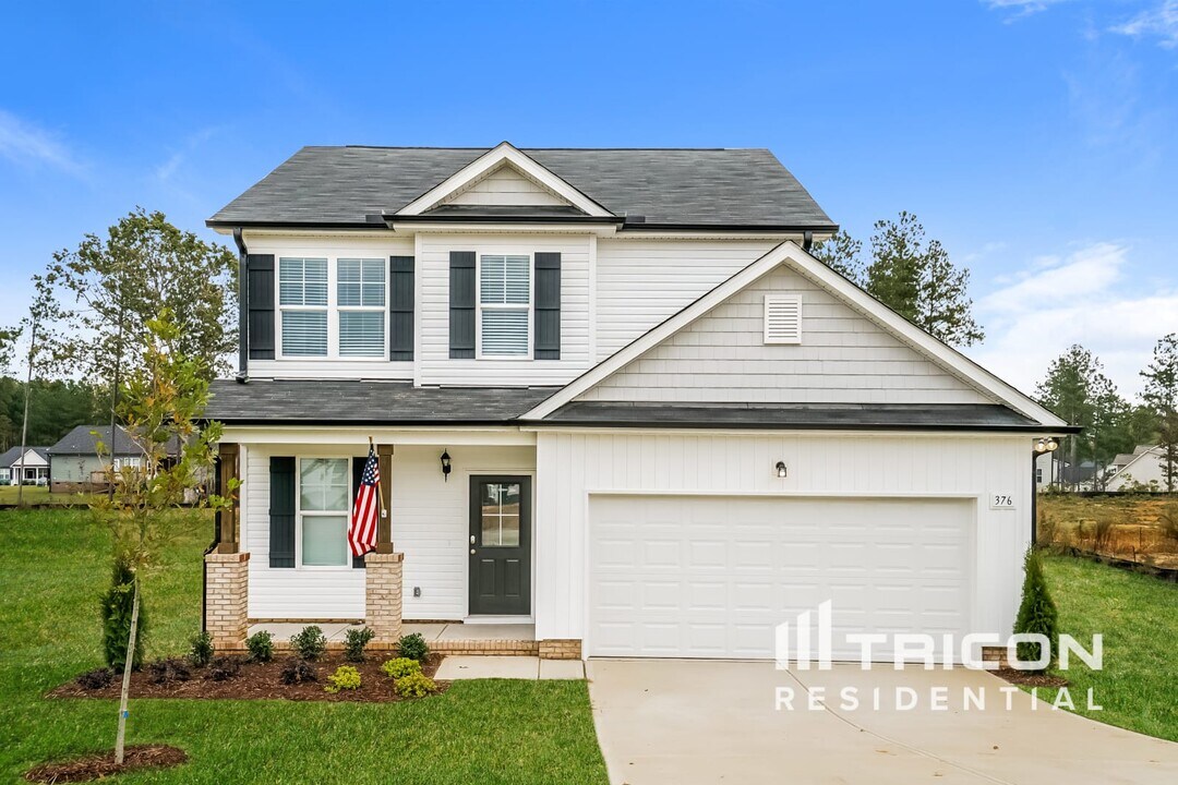 376 Olde Pl in Zebulon, NC - Building Photo