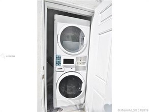 1995 Marseille Dr-Unit -7 in Miami Beach, FL - Building Photo - Building Photo