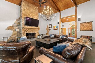 926 Riverhills Dr in Temple Terrace, FL - Building Photo - Building Photo