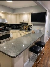 315 E Mt Eden Ave, Unit Apt 1 in Bronx, NY - Foto de edificio - Building Photo