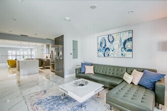 1239 Washington St in Hollywood, FL - Building Photo - Building Photo