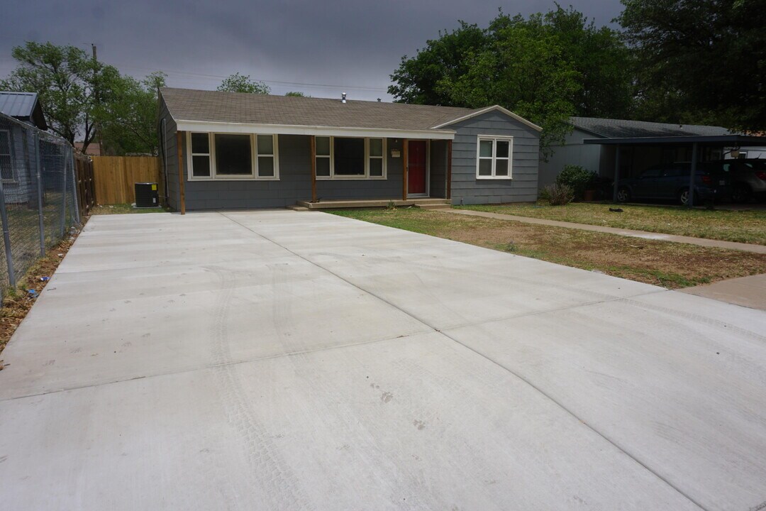 4314 32nd St in Lubbock, TX - Building Photo
