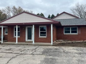 2218 N Rapids Rd in Manitowoc, WI - Building Photo
