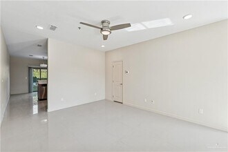 15 Olympia Ave in McAllen, TX - Building Photo - Building Photo