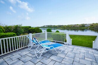 53 Far Pond Rd in Southampton, NY - Building Photo - Building Photo