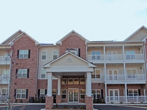 Shoal Creek Manor Senior in Locust Grove, GA - Foto de edificio