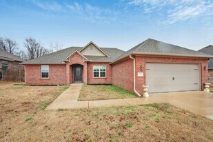 4703 Cory St in Springdale, AR - Building Photo