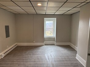 1932 Lowrie St in Pittsburgh, PA - Building Photo - Building Photo