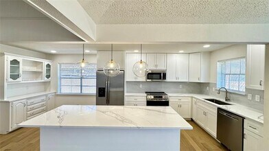 3915 Spring Hollow Dr in Carrollton, TX - Building Photo - Building Photo