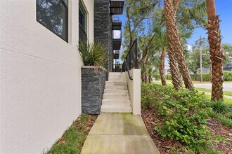 4810 W McElroy Ave in Tampa, FL - Building Photo - Building Photo