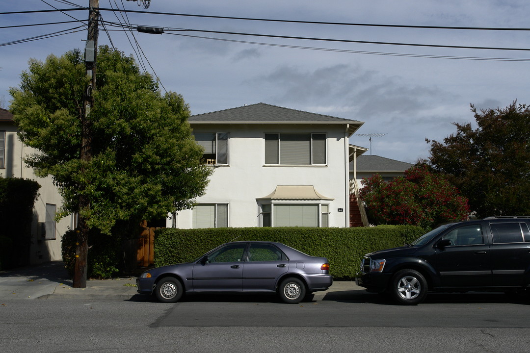 850 Live Oak Ave in Menlo Park, CA - Building Photo