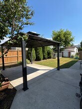 108 Capri Cres in Hamilton, ON - Building Photo - Building Photo