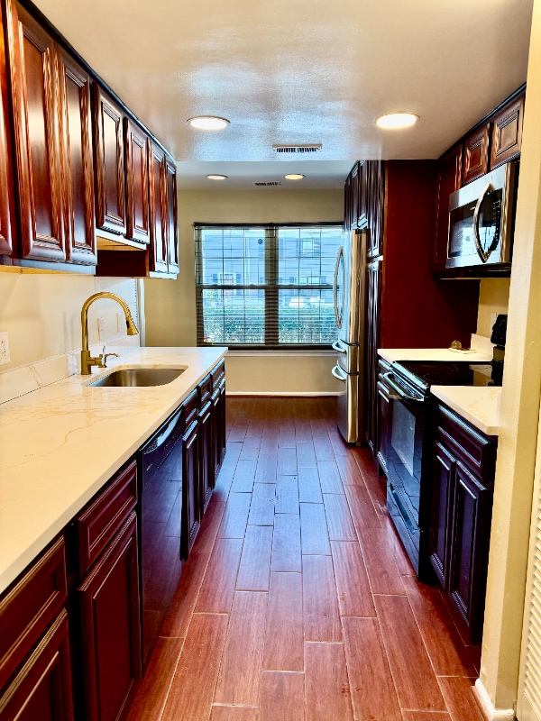 4013 Parkwood Ct in Brentwood, MD - Building Photo - Building Photo