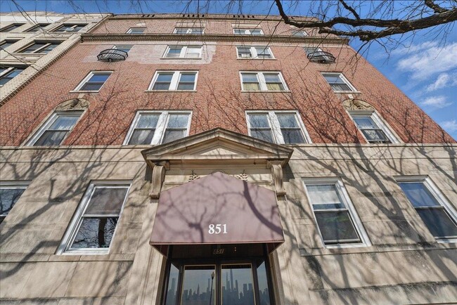 851 JFK Blvd E in Weehawken, NJ - Building Photo - Building Photo