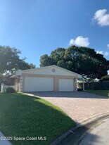445 Myrtlewood Rd in Melbourne, FL - Building Photo