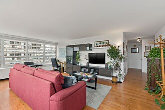 4800 S Chicago Beach Dr in Chicago, IL - Building Photo - Building Photo
