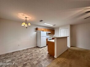 8271 Halls Hammock Ct in Jacksonville, FL - Building Photo - Building Photo