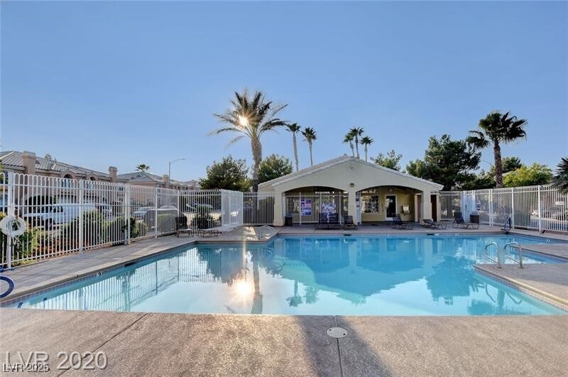 8400 Wandering Sun Ave in Las Vegas, NV - Building Photo