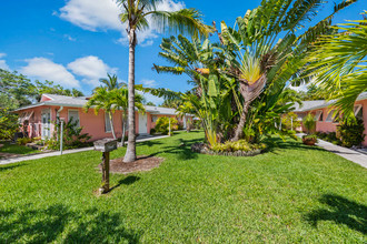 1389-1399 Tahiti Dr in Sanibel, FL - Building Photo - Building Photo