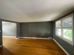 2405 Kensington St in Harrisburg, PA - Building Photo - Building Photo