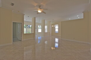 252 Sussex Cir in Jupiter, FL - Foto de edificio - Building Photo