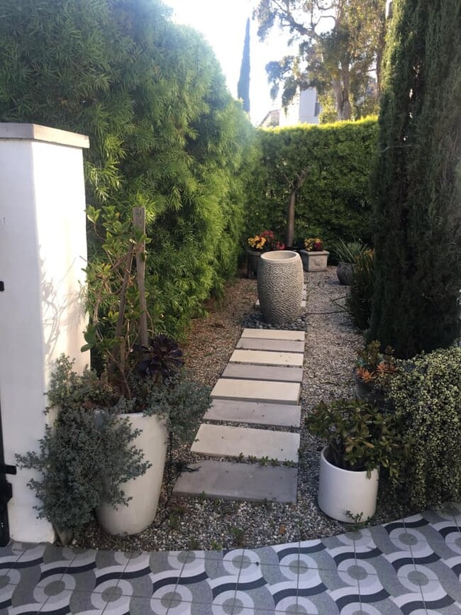 5369 Dockweiler Pl in Los Angeles, CA - Building Photo - Building Photo