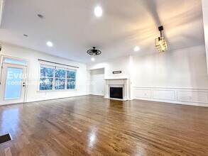 951 Opelousas Way in Sandy Springs, GA - Foto de edificio - Building Photo