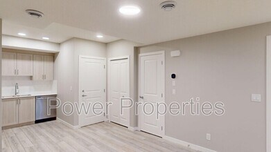 131 Magnolia Dr SE in Calgary, AB - Building Photo - Building Photo